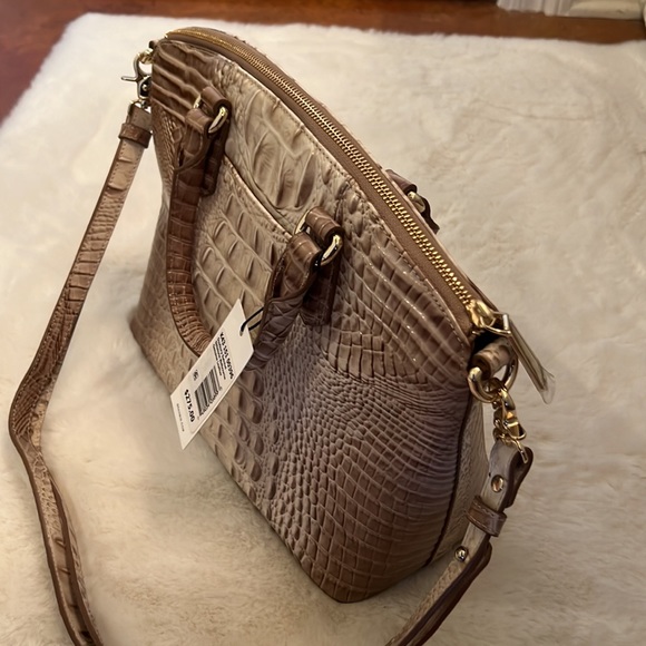 Brahmin purse
9 1/2 by 12 - Picture 3 of 10